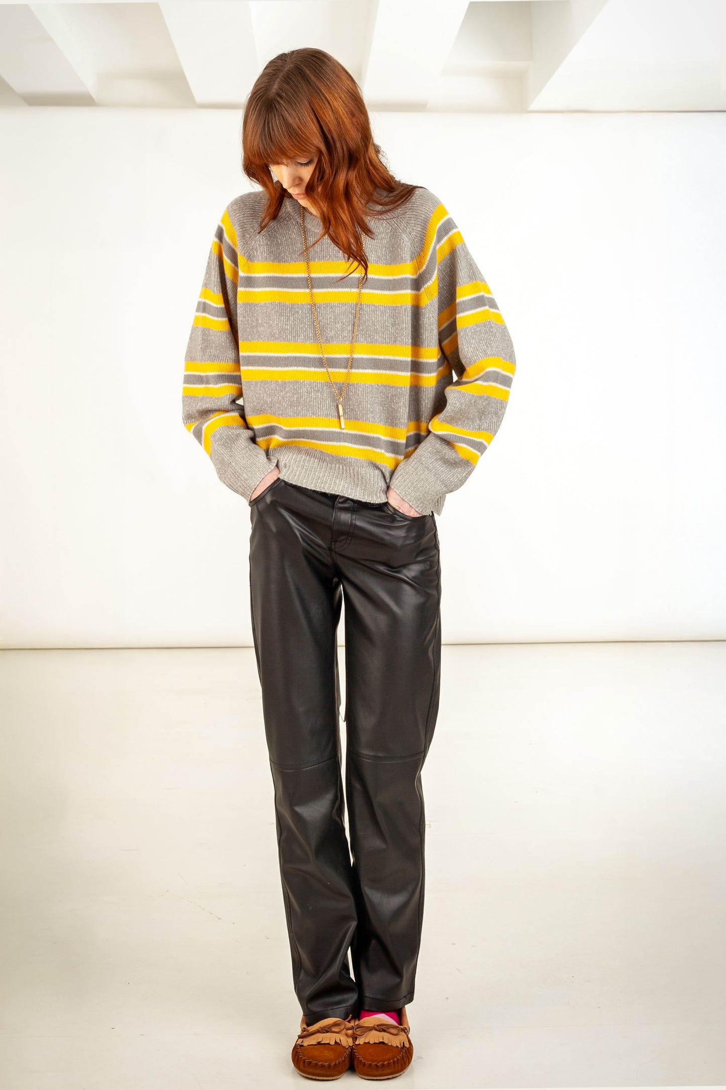 Yellow grey striped wool cashmere sweater front view – Happy Sheep
Close-up hand-dyed stripe detail yellow grey sweater
Back view yellow grey striped cashmere sweater
Texture of wool cashmere stripes – Happy Sheep sweater