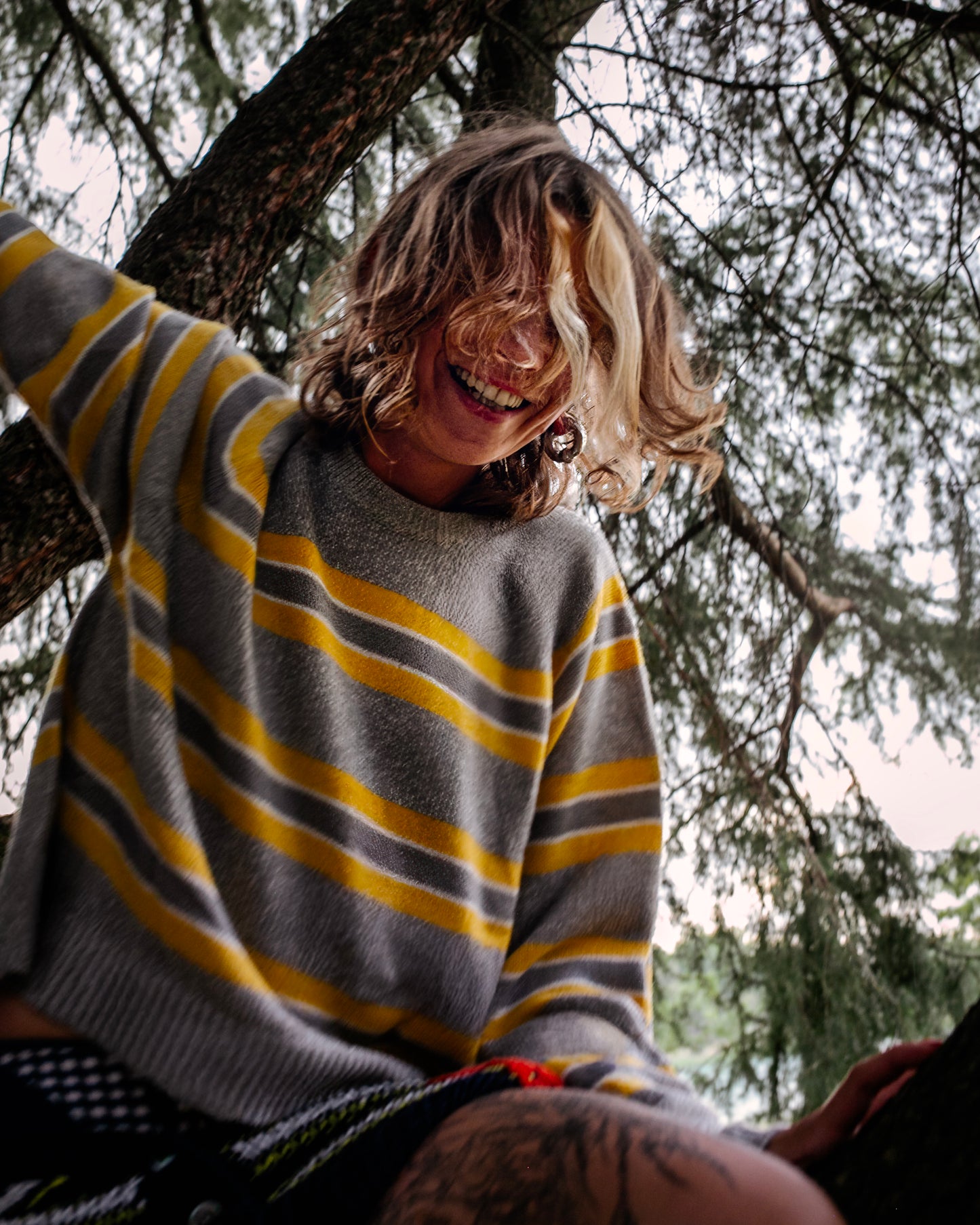 Yellow grey striped wool cashmere sweater front view – Happy Sheep
Close-up hand-dyed stripe detail yellow grey sweater
Back view yellow grey striped cashmere sweater
Texture of wool cashmere stripes – Happy Sheep sweater