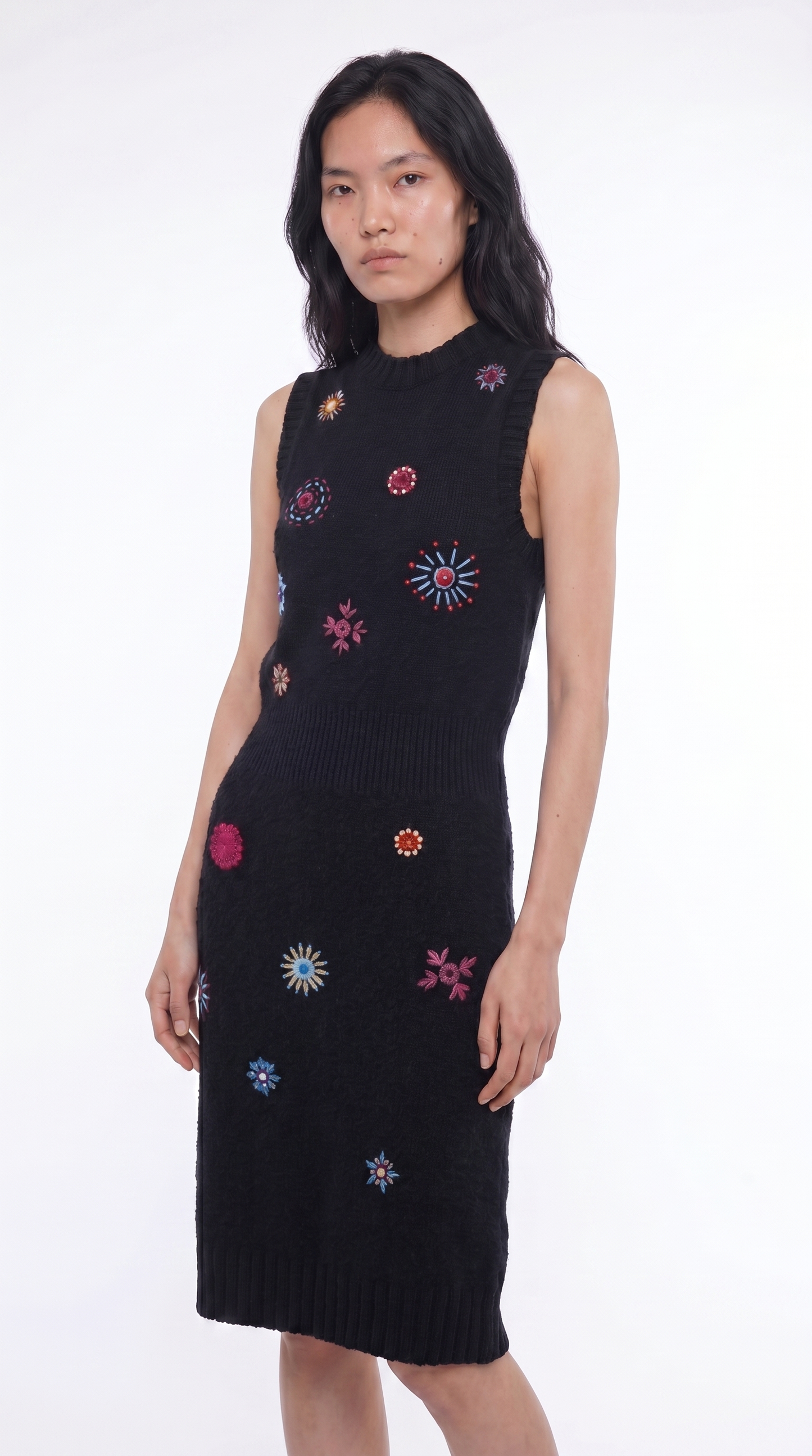 Scattered Light Round Neck Dress _ Organic Cotton Knit with Mirror Embroidery