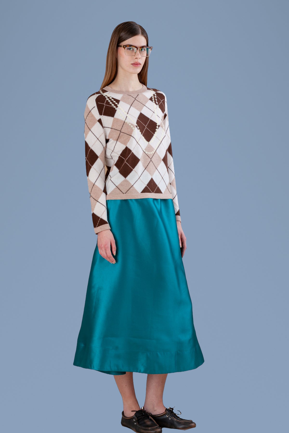 Pearl Necklace Argyle Crew · Sand, side view
