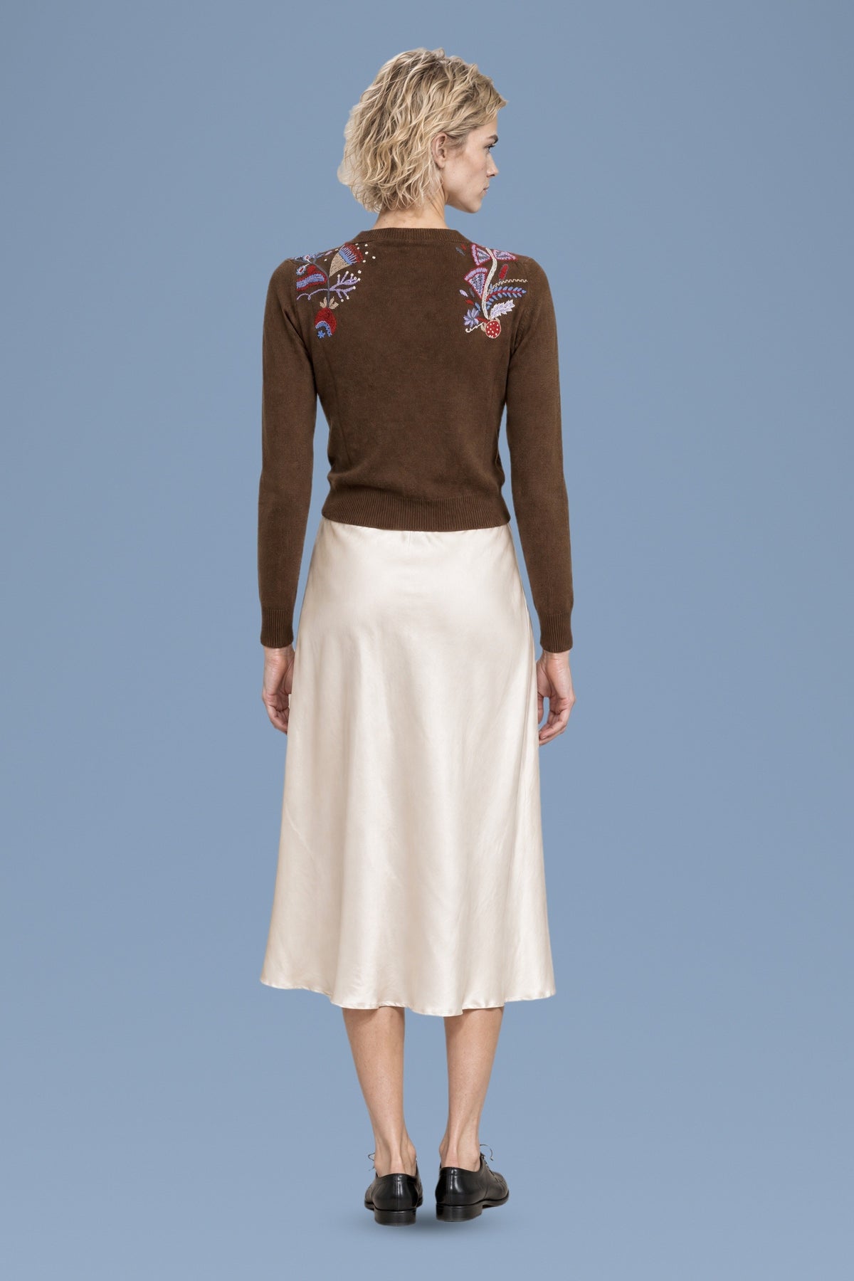Brown Rebecchina cardigan, back view, hand embroidery on both shoulders